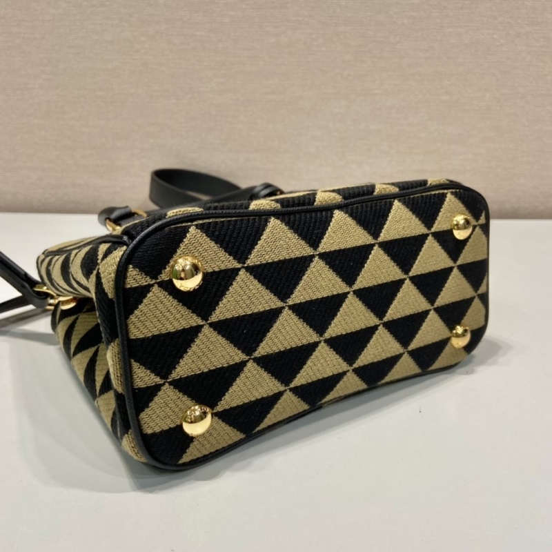 Pra*a top handle bags